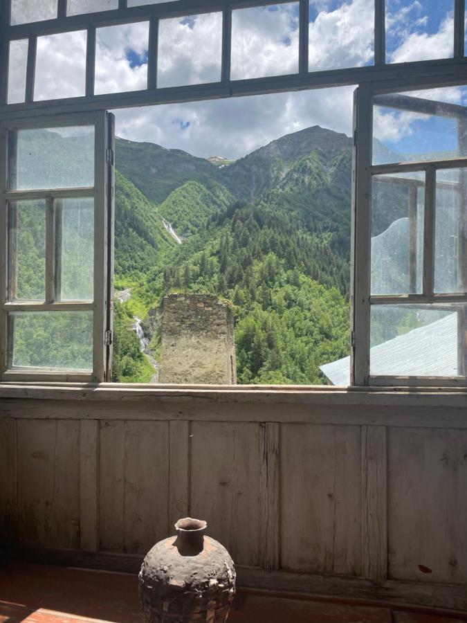 Gunter Guest House Adishi エクステリア 写真