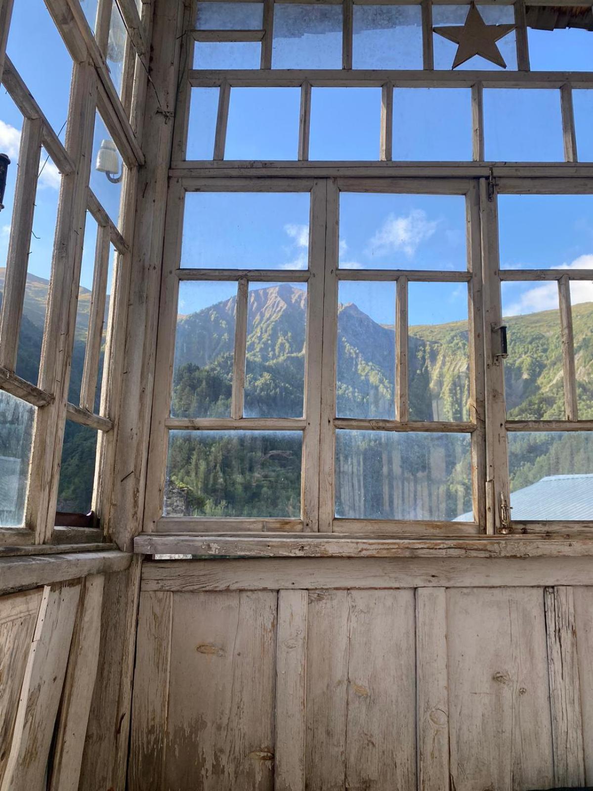Gunter Guest House Adishi エクステリア 写真